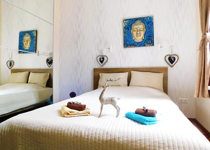 Wonder Deer Luxury At The Opera Self Check-in بودابست