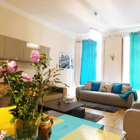 Wonder Deer Luxury At The Opera Self Check-in Apartment Budapest